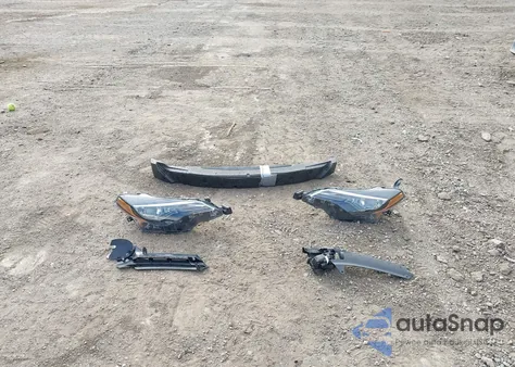 2019 Toyota Corolla Le from USA, damaged, VIN 2T1BURHE5KC152365